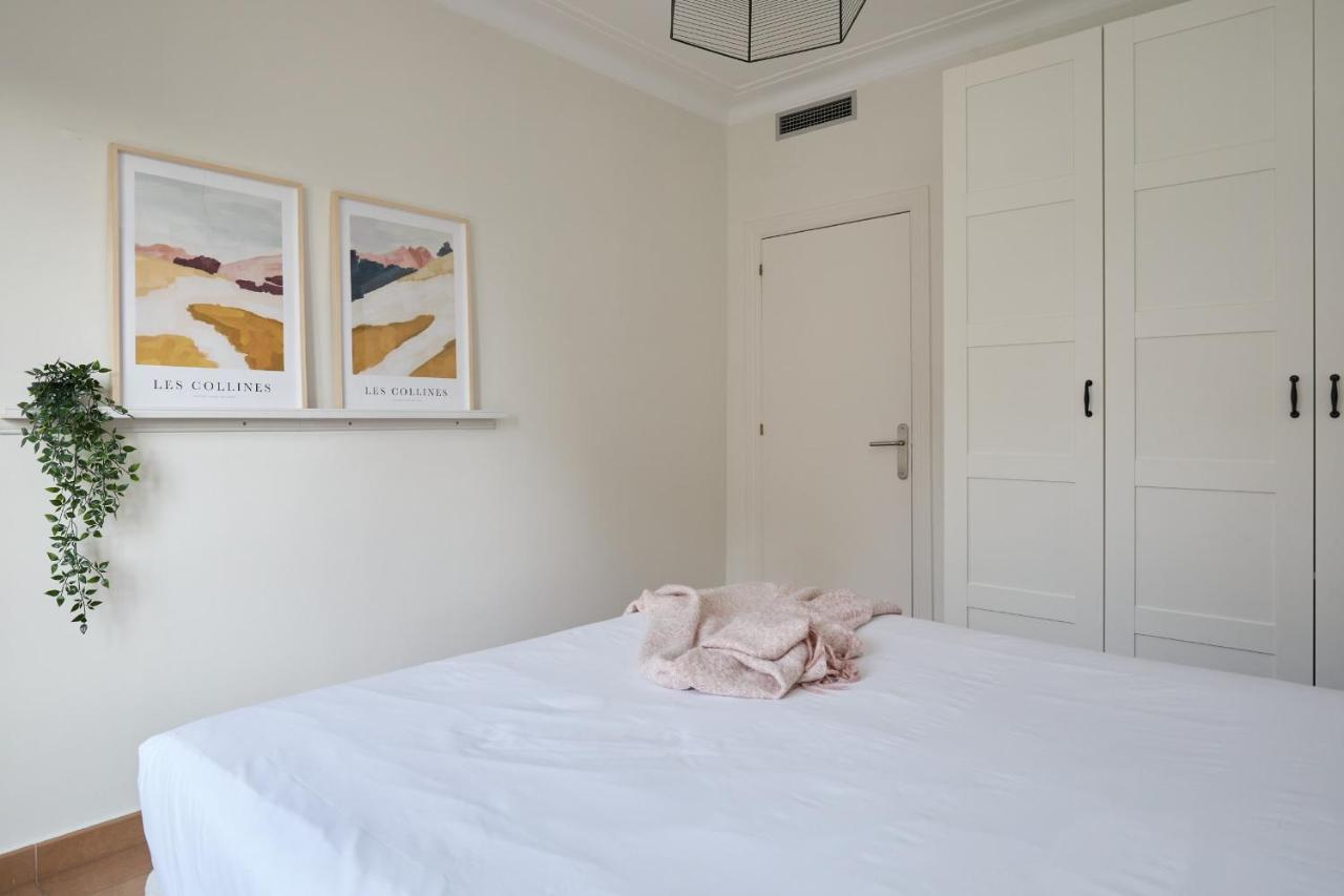 Apartamento Casa Cosi - Casanova 7 Barcelona Exterior foto